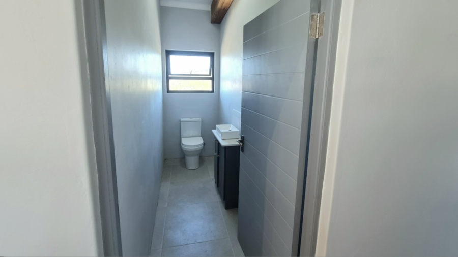 4 Bedroom Property for Sale in Whale Rock Western Cape